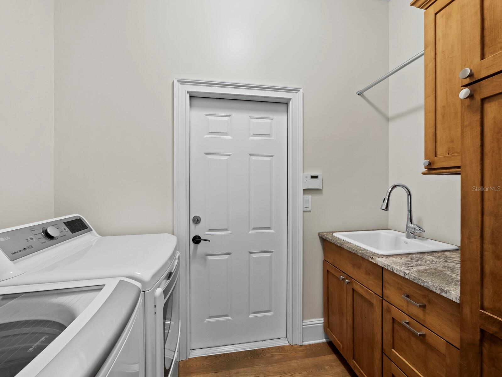 SIESTA ISLES - Residential