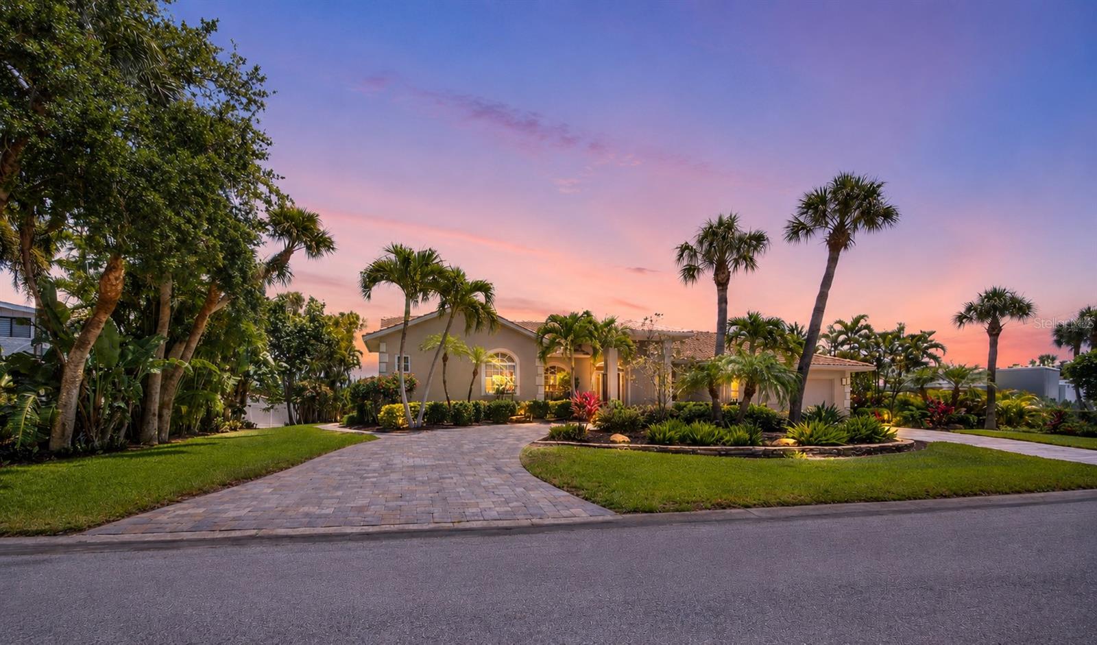 SIESTA ISLES - Residential