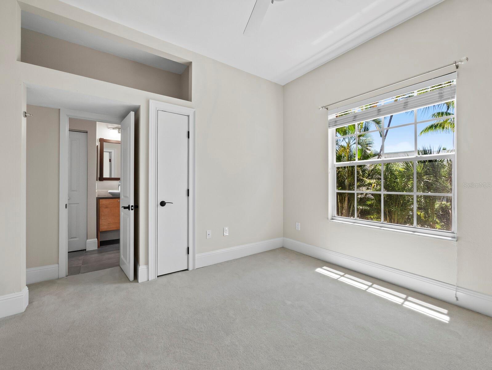 SIESTA ISLES - Residential