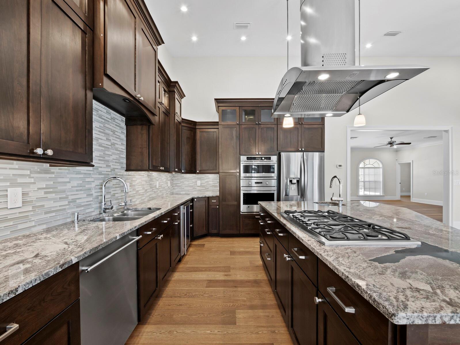 SIESTA ISLES - Residential