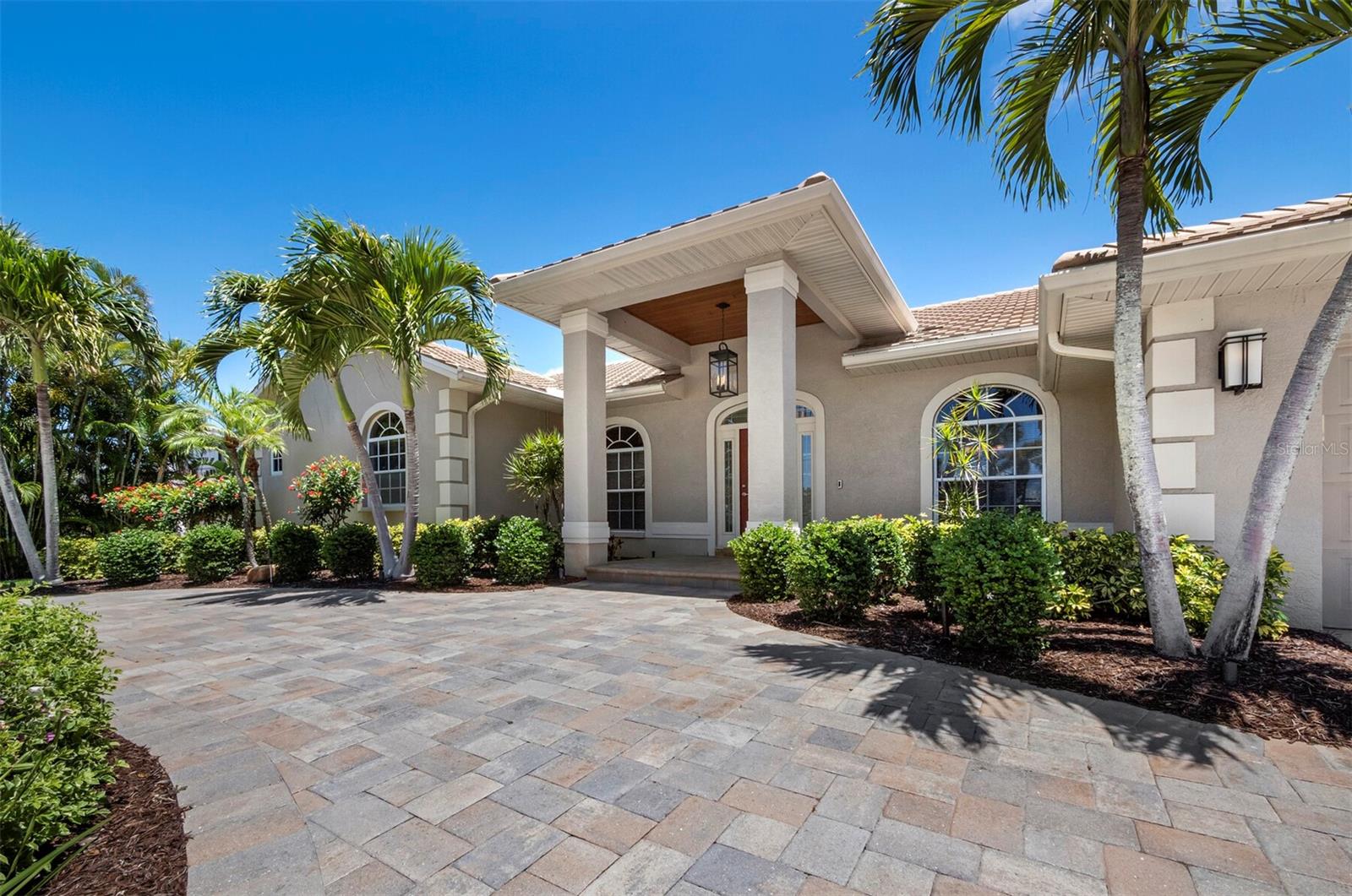 SIESTA ISLES - Residential