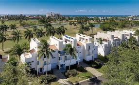 VILLAS PLAYA ESTE - Residential