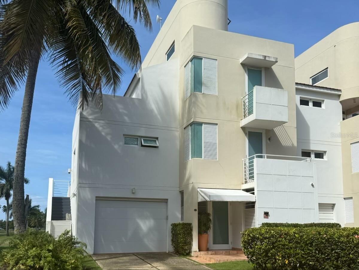 VILLAS PLAYA ESTE - Residential