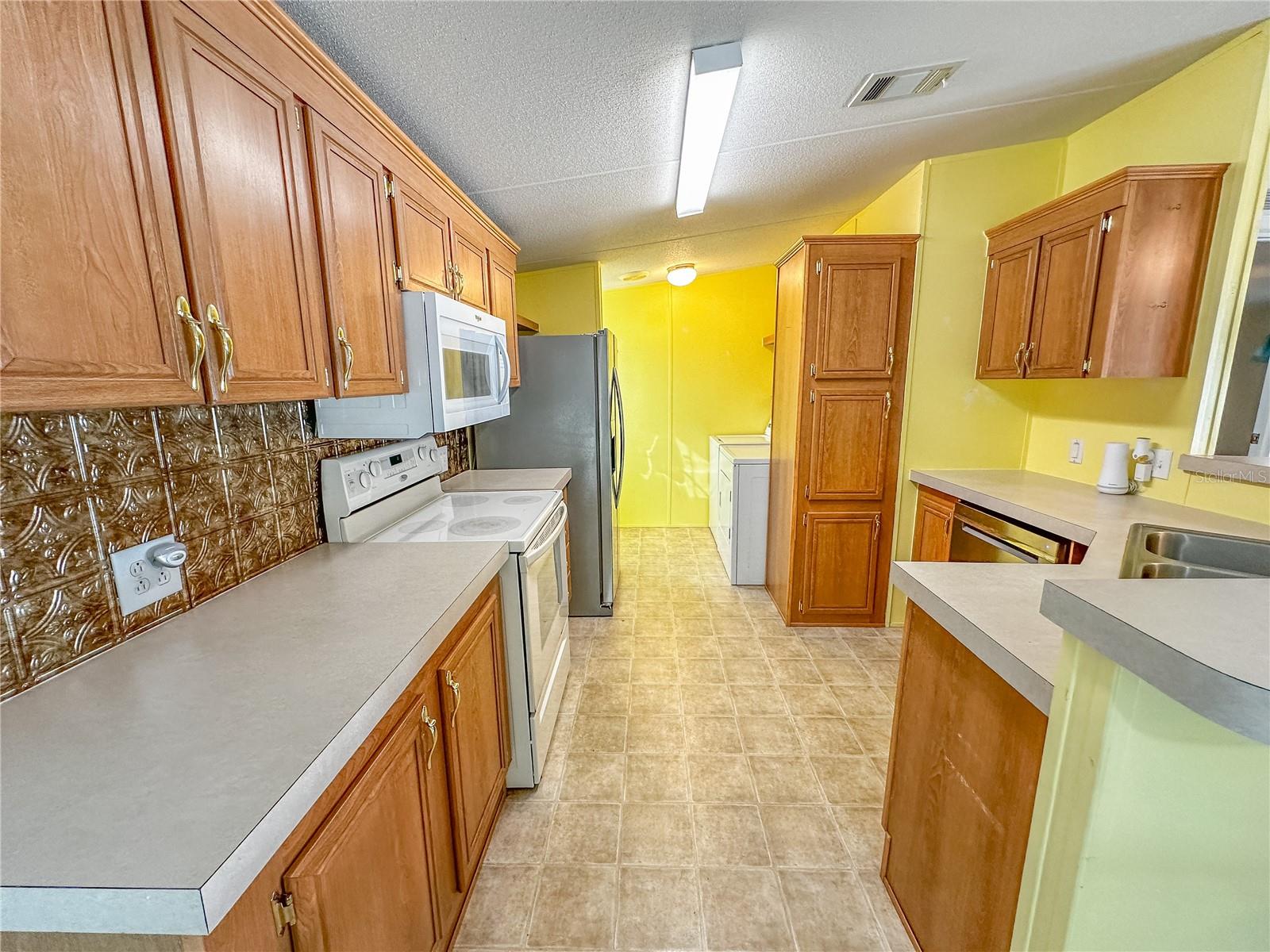 1660 ELKHART CIRCLE
