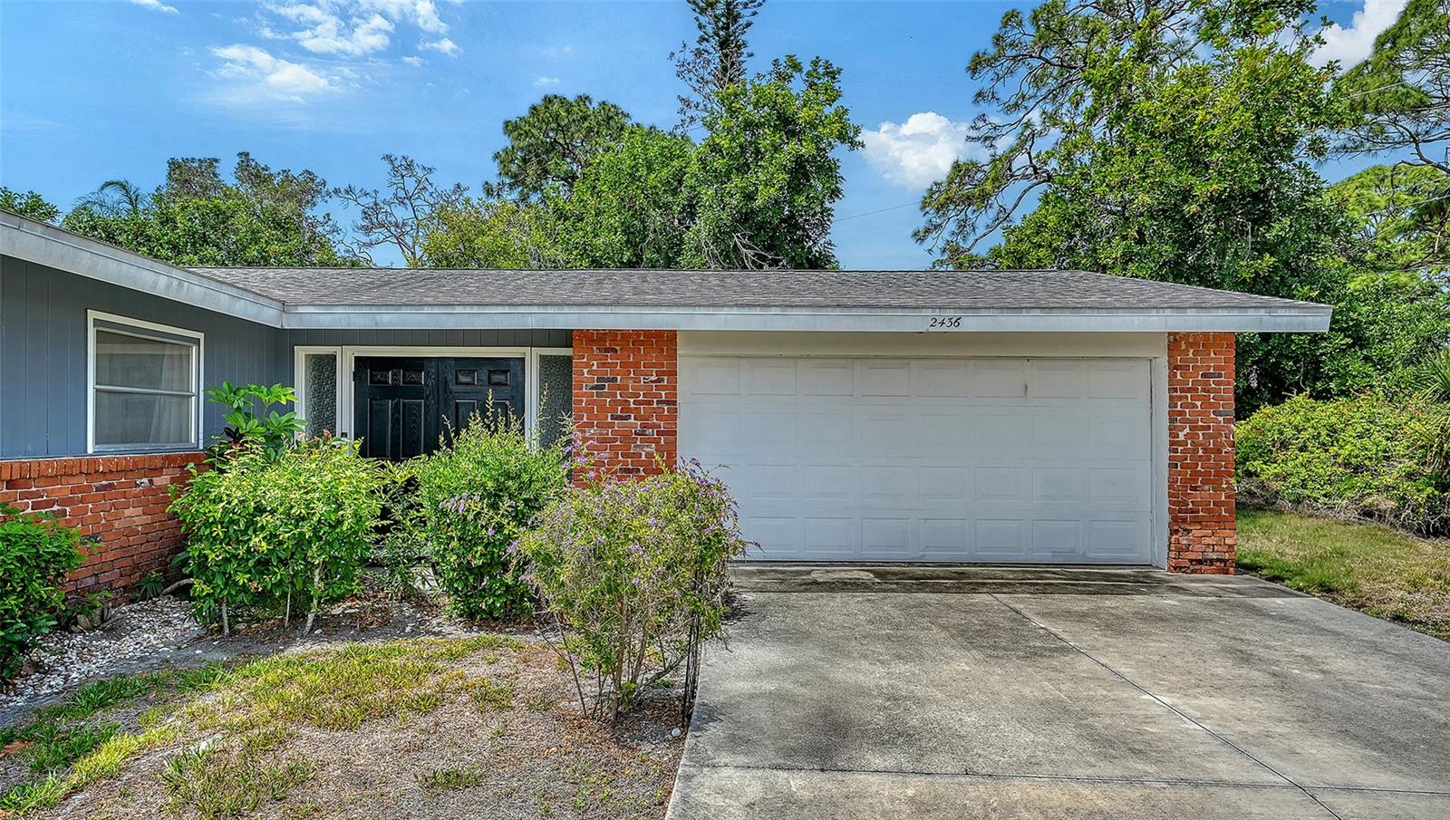 2436 BREAKWATER CIRCLE