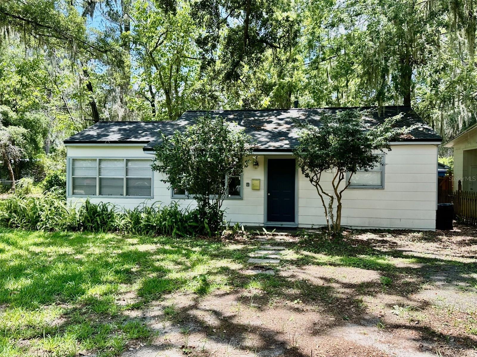 Charming 2-bedroom, 1-bath home in Gainesville’s beautiful Duckpond neighborhood! This historic area is known for its tree-lined streets, character homes, and community feel. The home features new flooring and a cozy layout with bright living spaces. Just minutes from downtown Gainesville, Publix, UF, and local restaurants, you’ll enjoy both convenience and charm in one of the city’s most desirable neighborhoods.