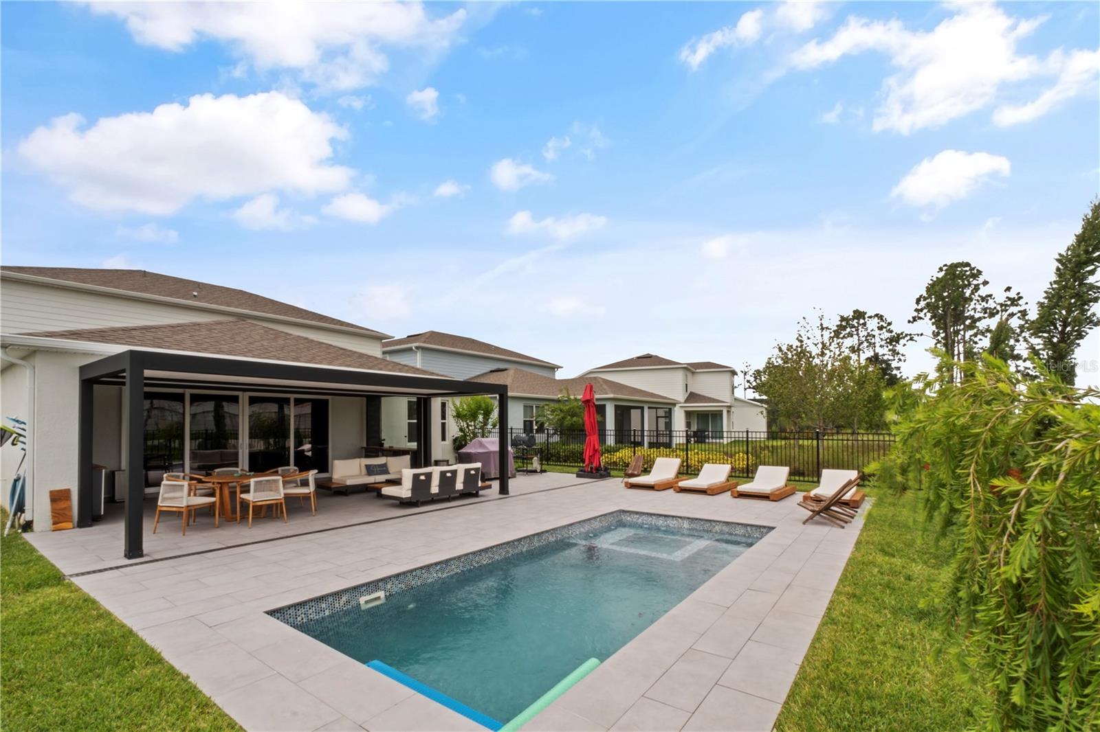 WILLOW RIDGE - Residential