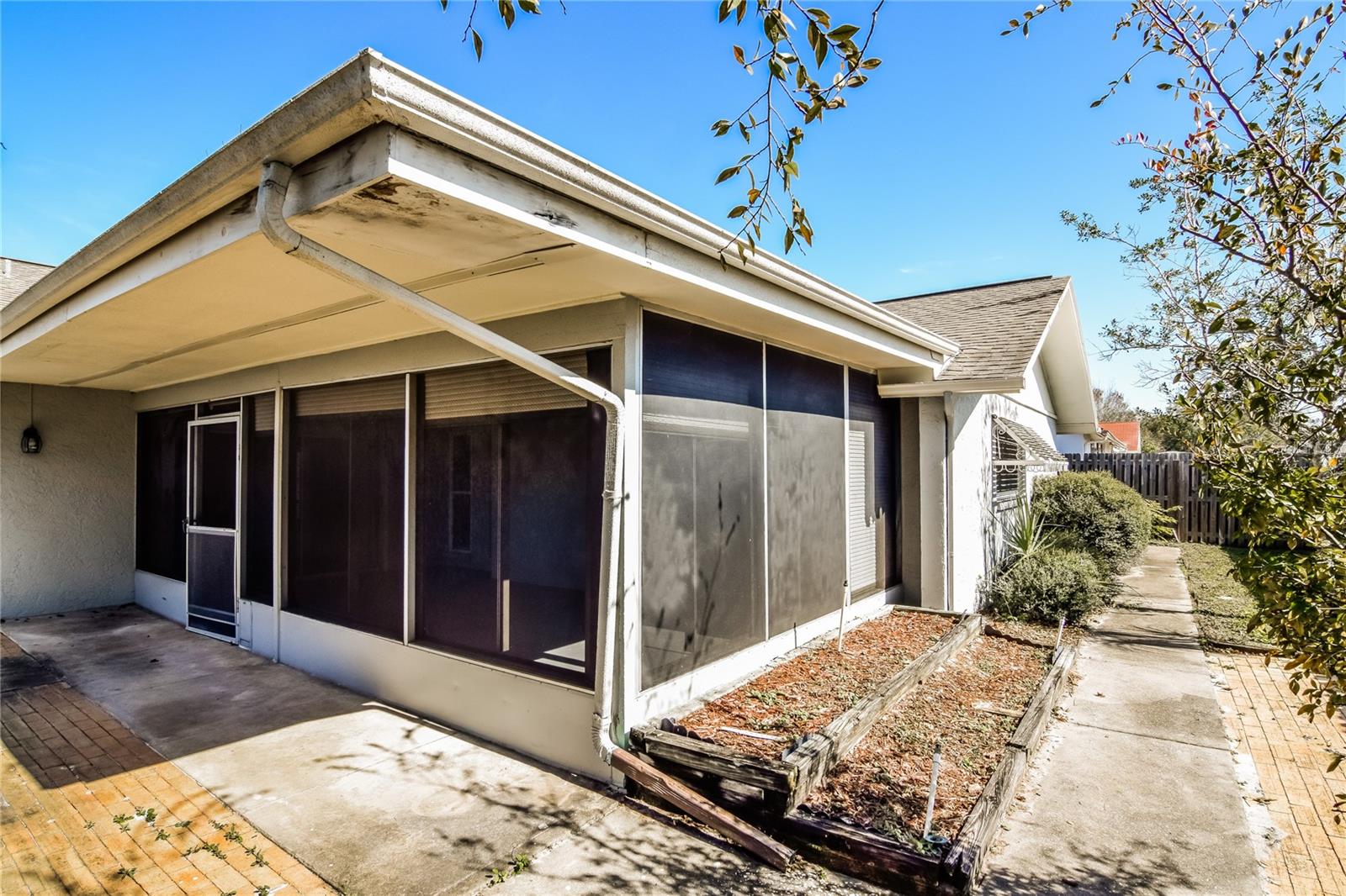 SEVEN SPGS HOMES - Residential Lease