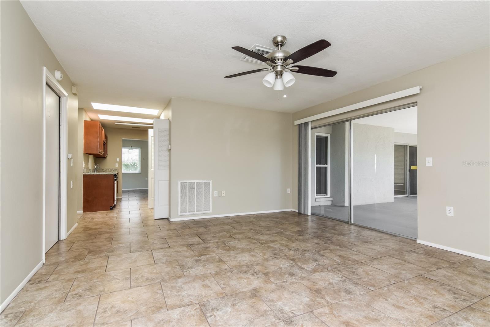 SEVEN SPGS HOMES - Residential Lease