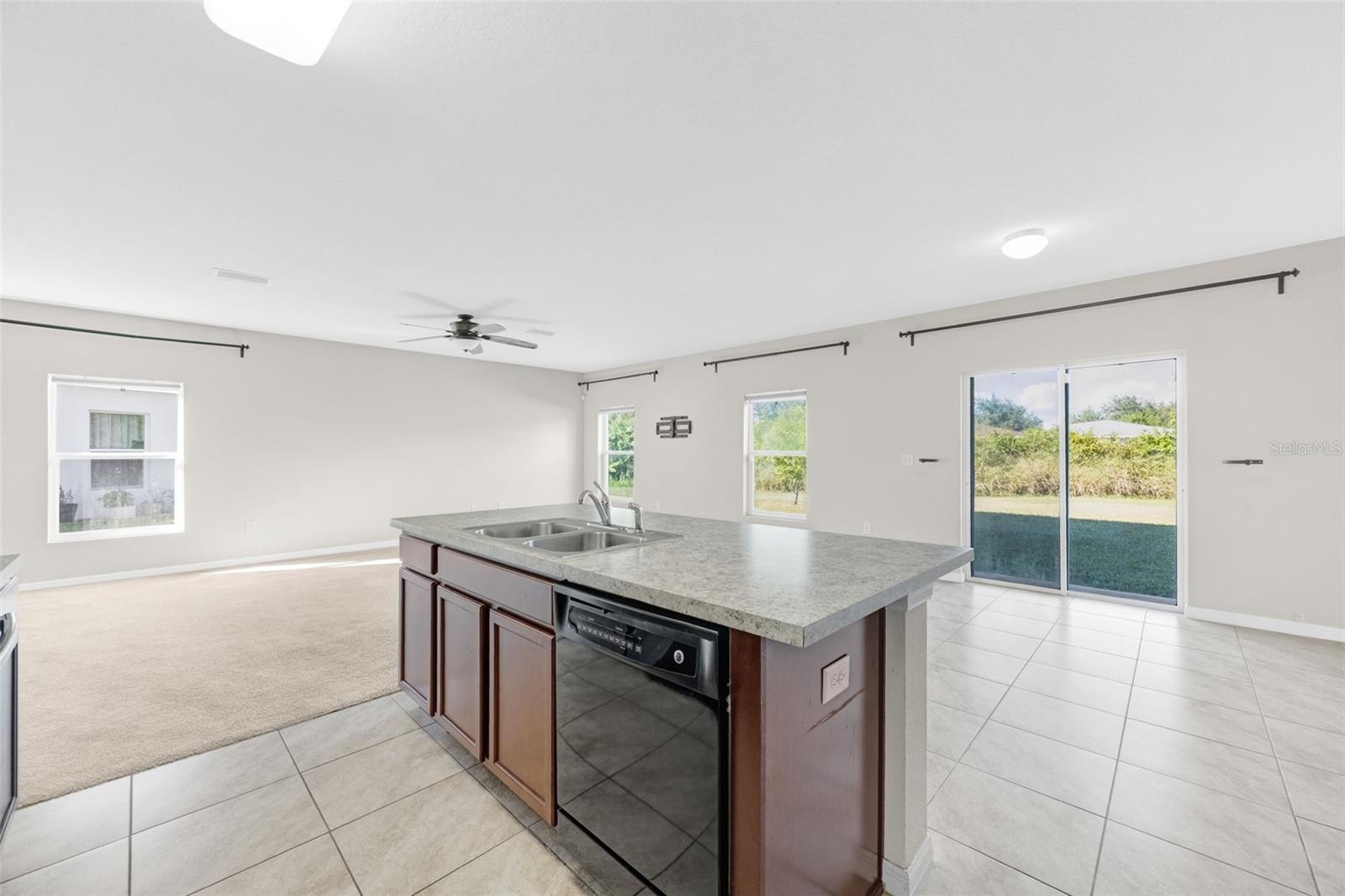 CARRIAGE PTE SOUTH PH 2C 2 - Residential