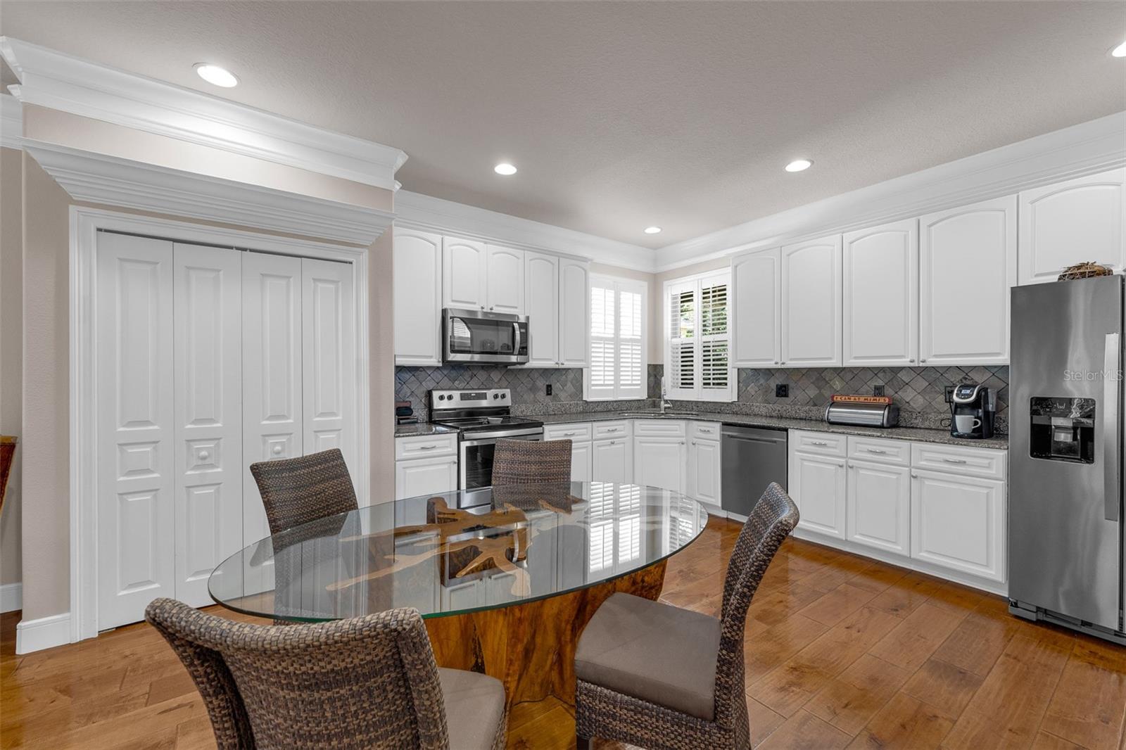 WINTER OAKS - Residential