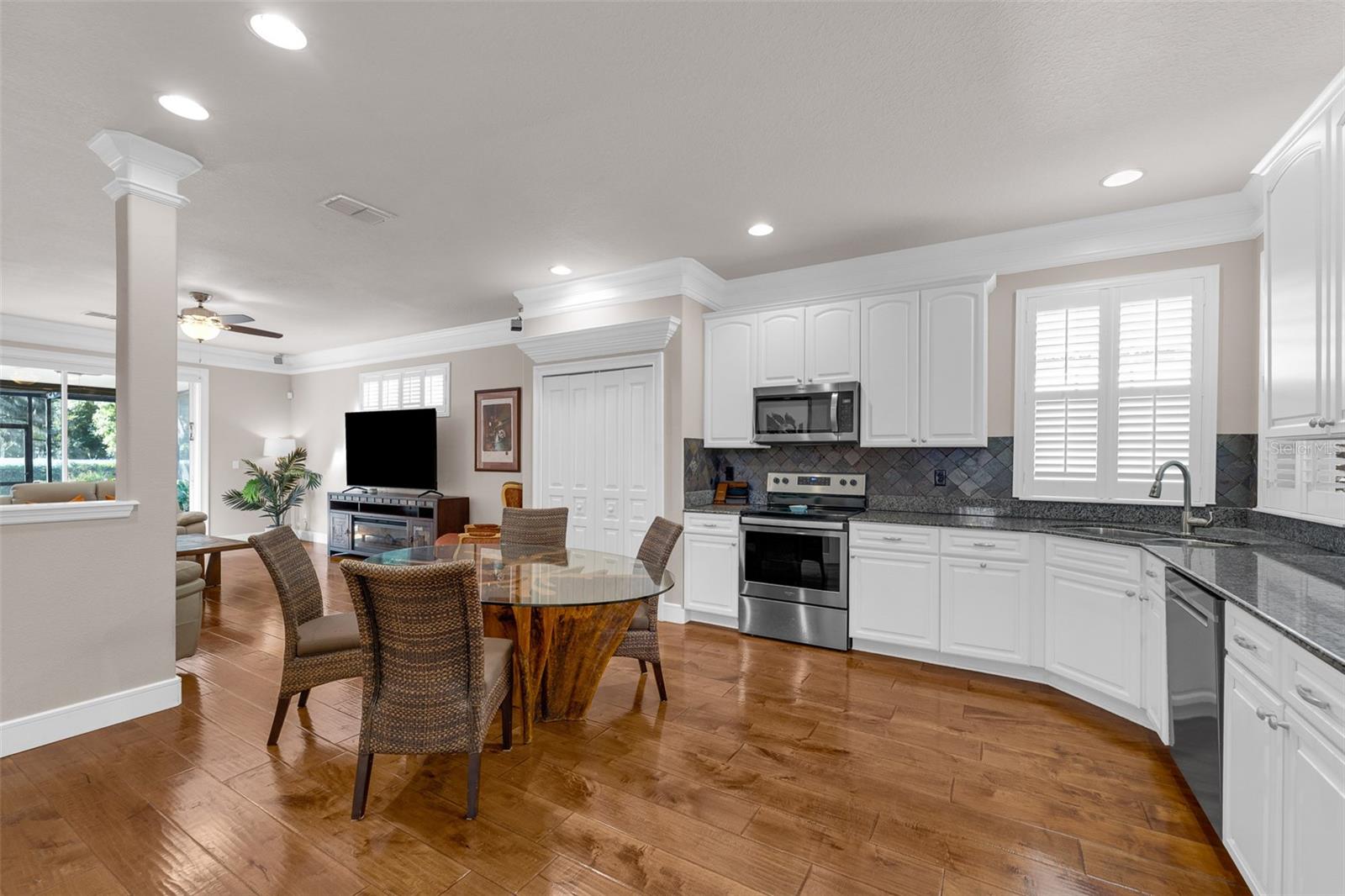 WINTER OAKS - Residential