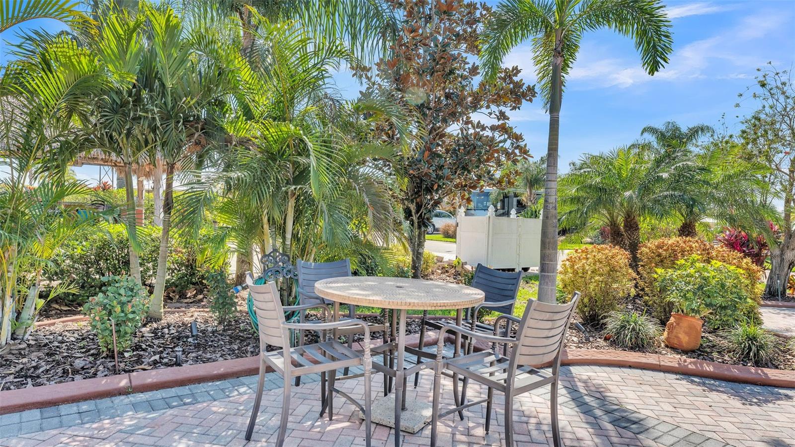 BAY LAKE RESIDENCE - Land