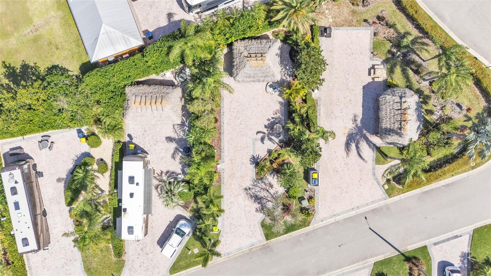 BAY LAKE RESIDENCE - Land