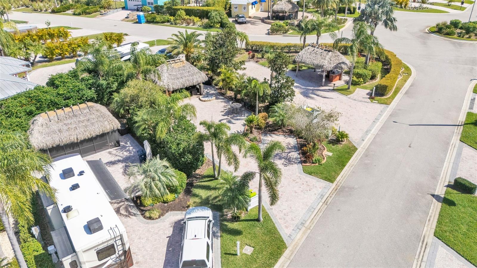 BAY LAKE RESIDENCE - Land