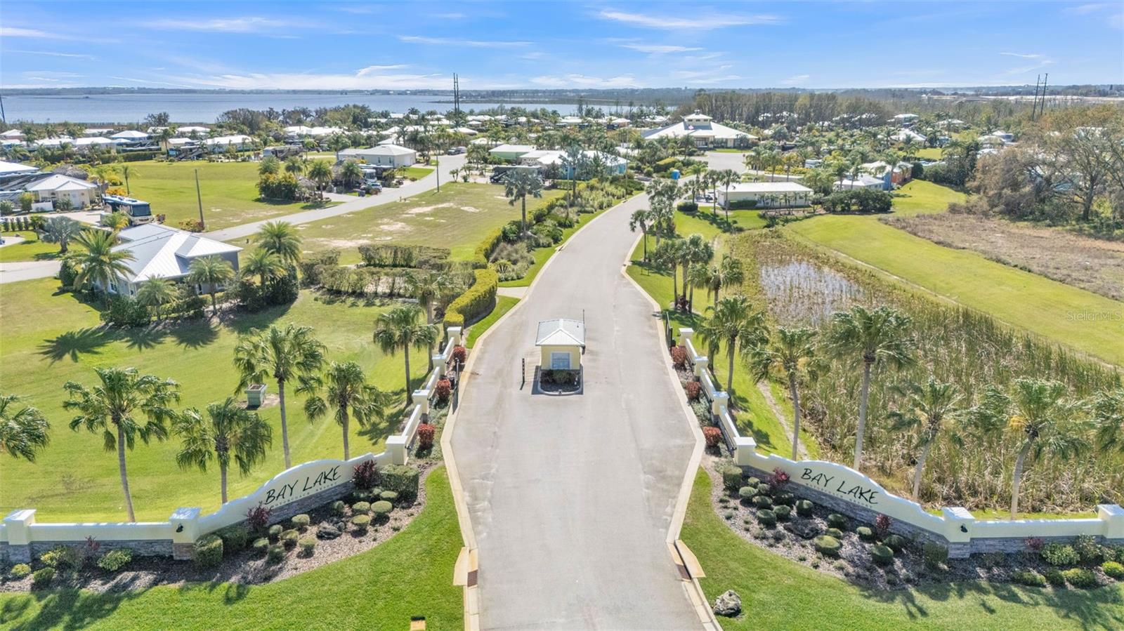 BAY LAKE RESIDENCE - Land