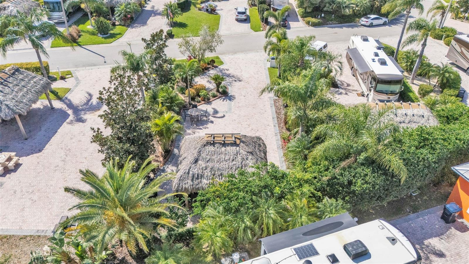 BAY LAKE RESIDENCE - Land