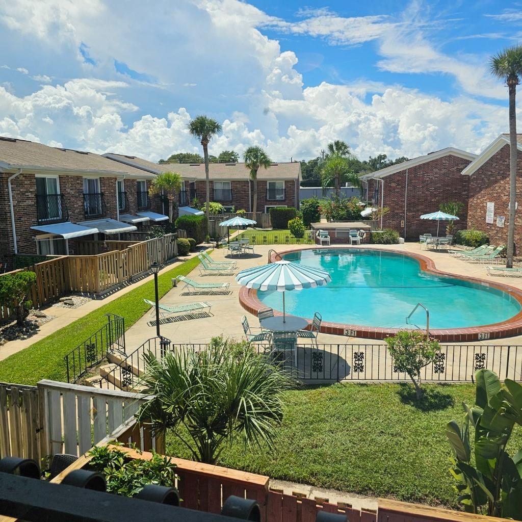 COLONIAL TWNHSE APTS PH I - Residential