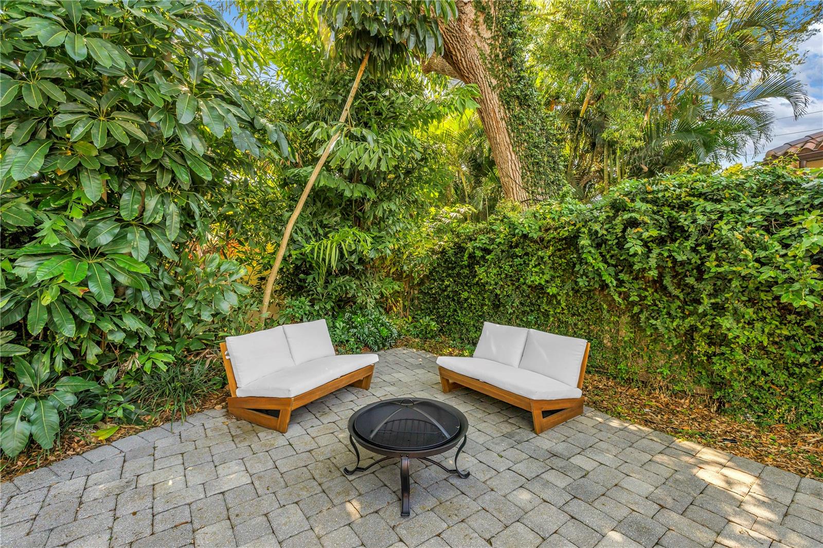 SNELL ISLE BRIGHTWATERS SEC 1 REP - Residential