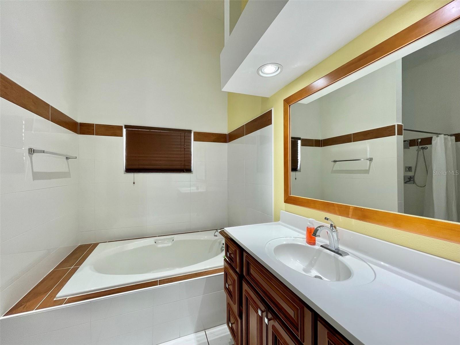 STONEHEDGE - Residential Lease