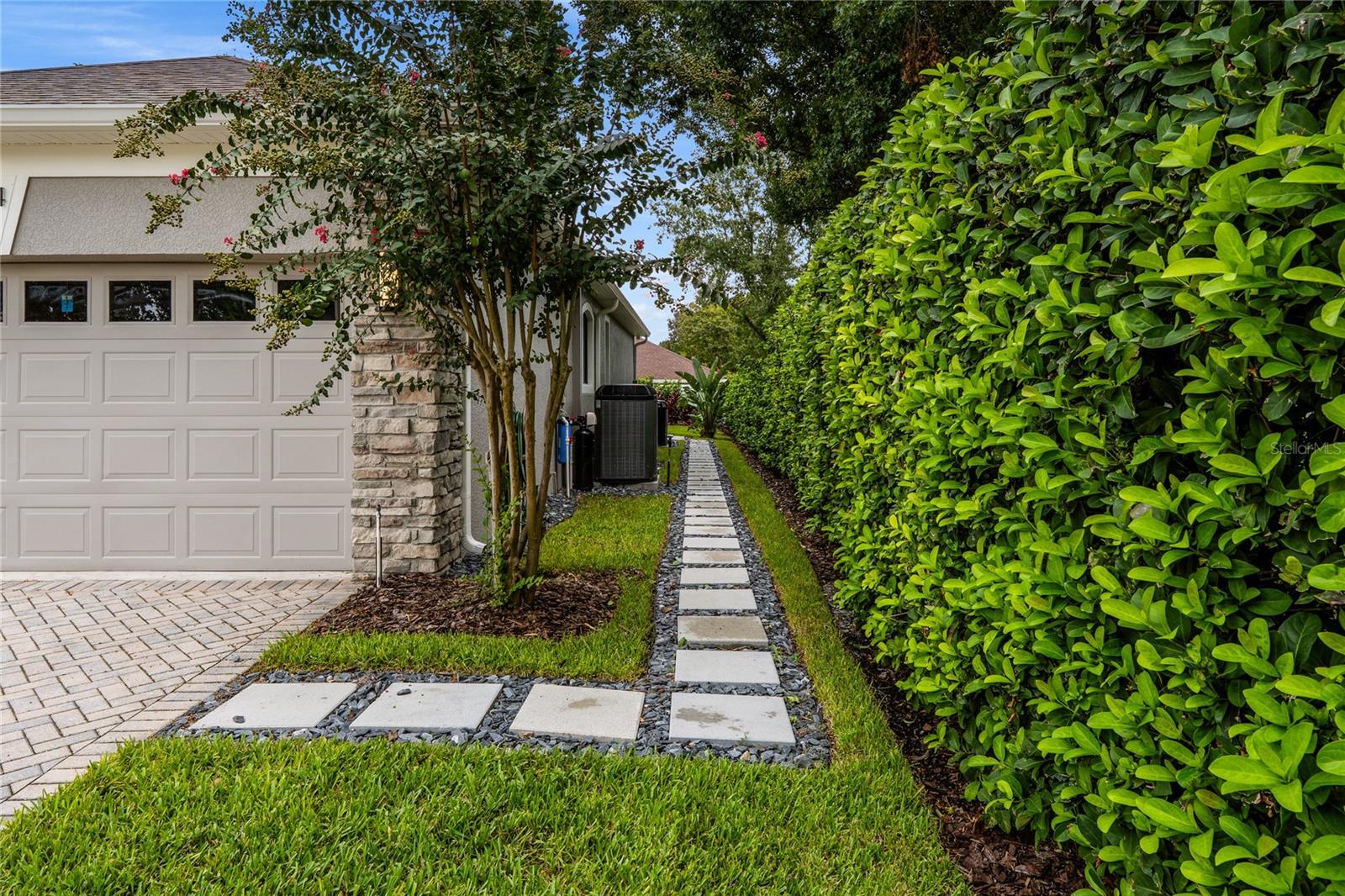864 BLAIRMONT LANE