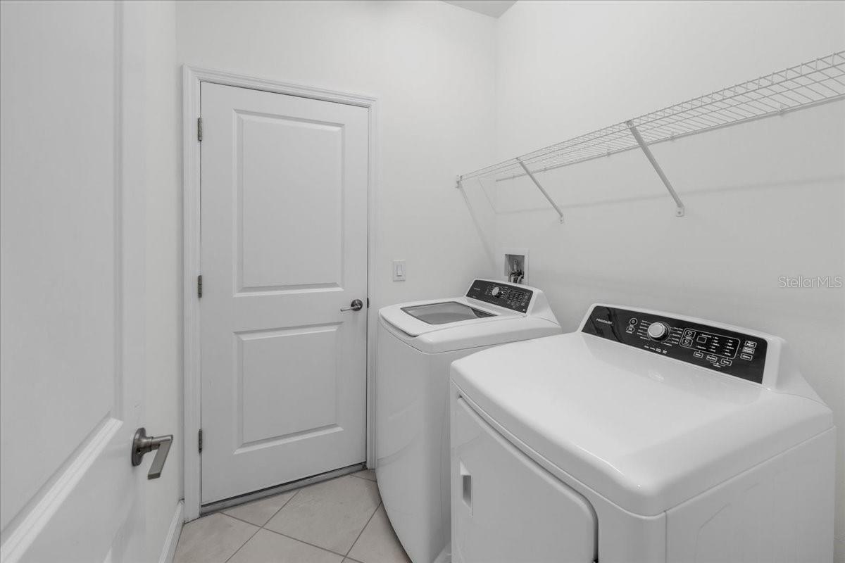 LORRAINE LAKES - Residential Lease