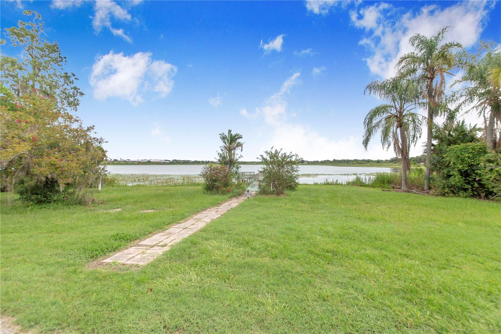 490 TWIN LAKES BOULEVARD
