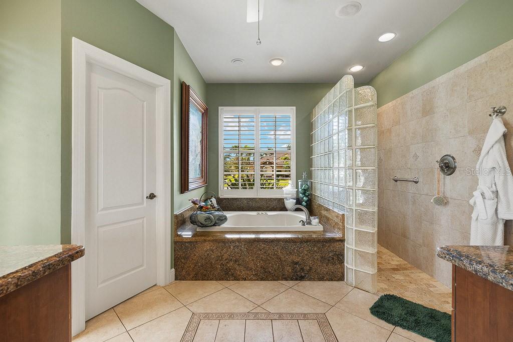 INTRACOASTAL HARBOUR - Residential