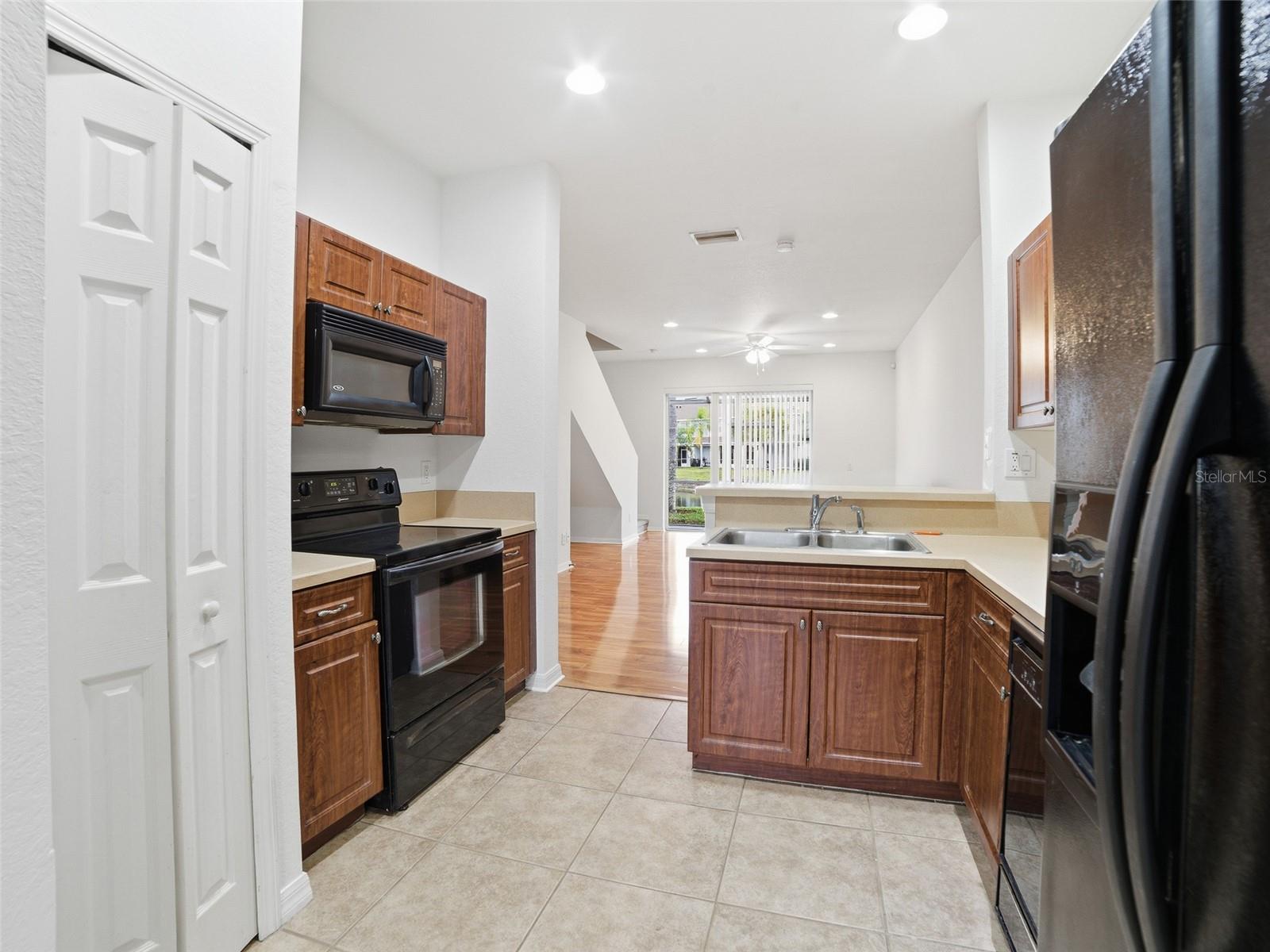 RIVERCREST TWNHMS WEST PHAS - Residential