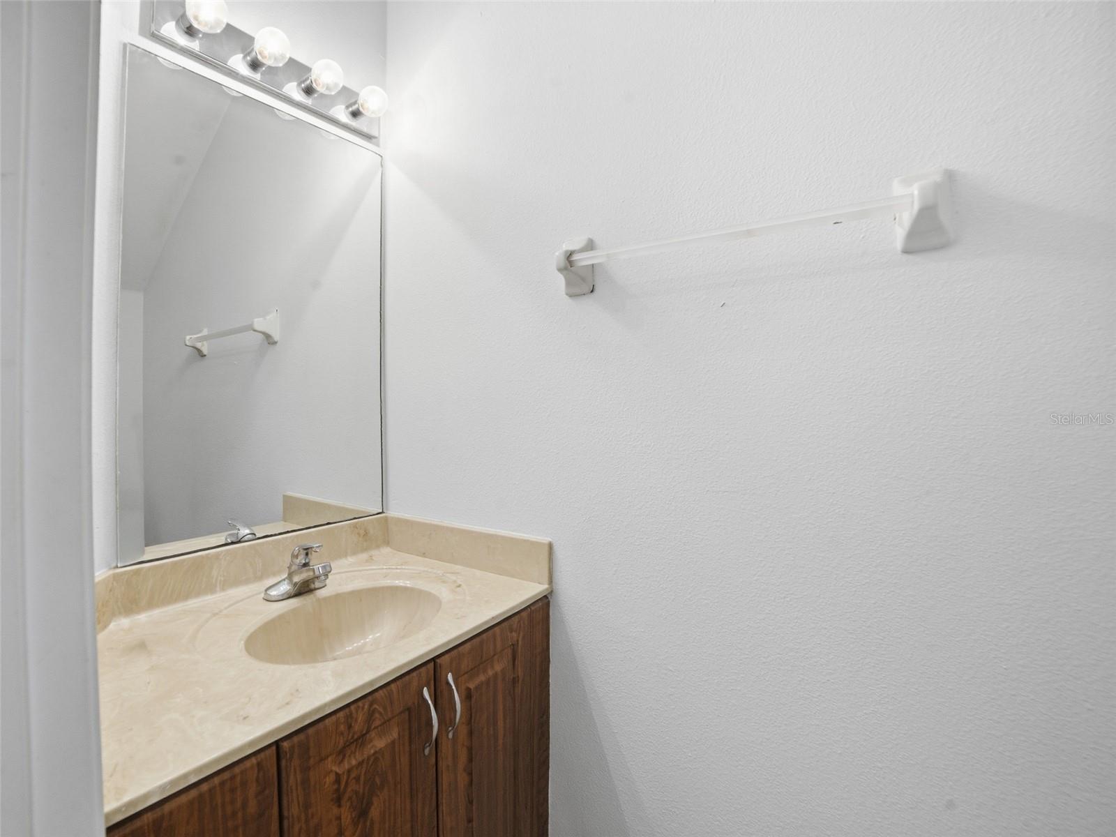 RIVERCREST TWNHMS WEST PHAS - Residential