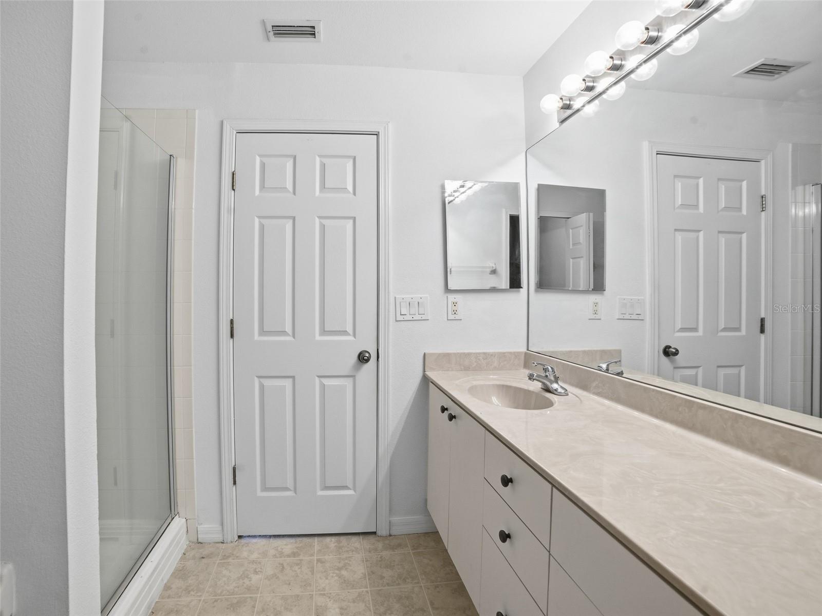 RIVERCREST TWNHMS WEST PHAS - Residential