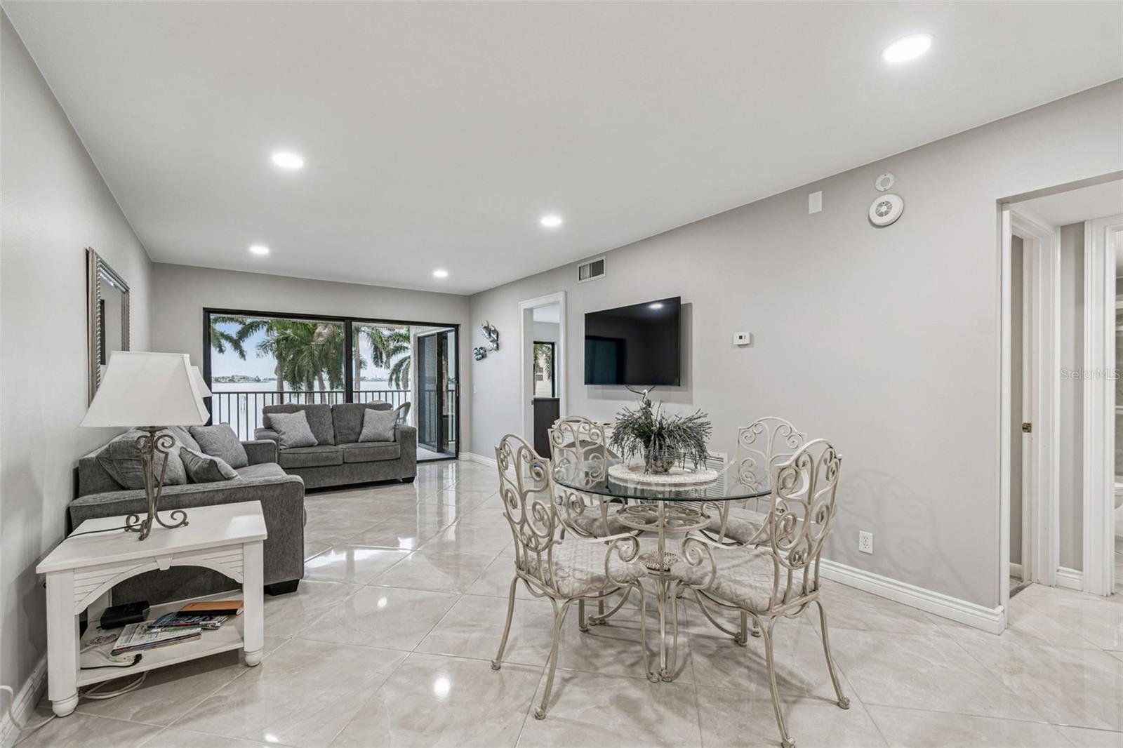 BAHIA DEL MAR IV - Residential