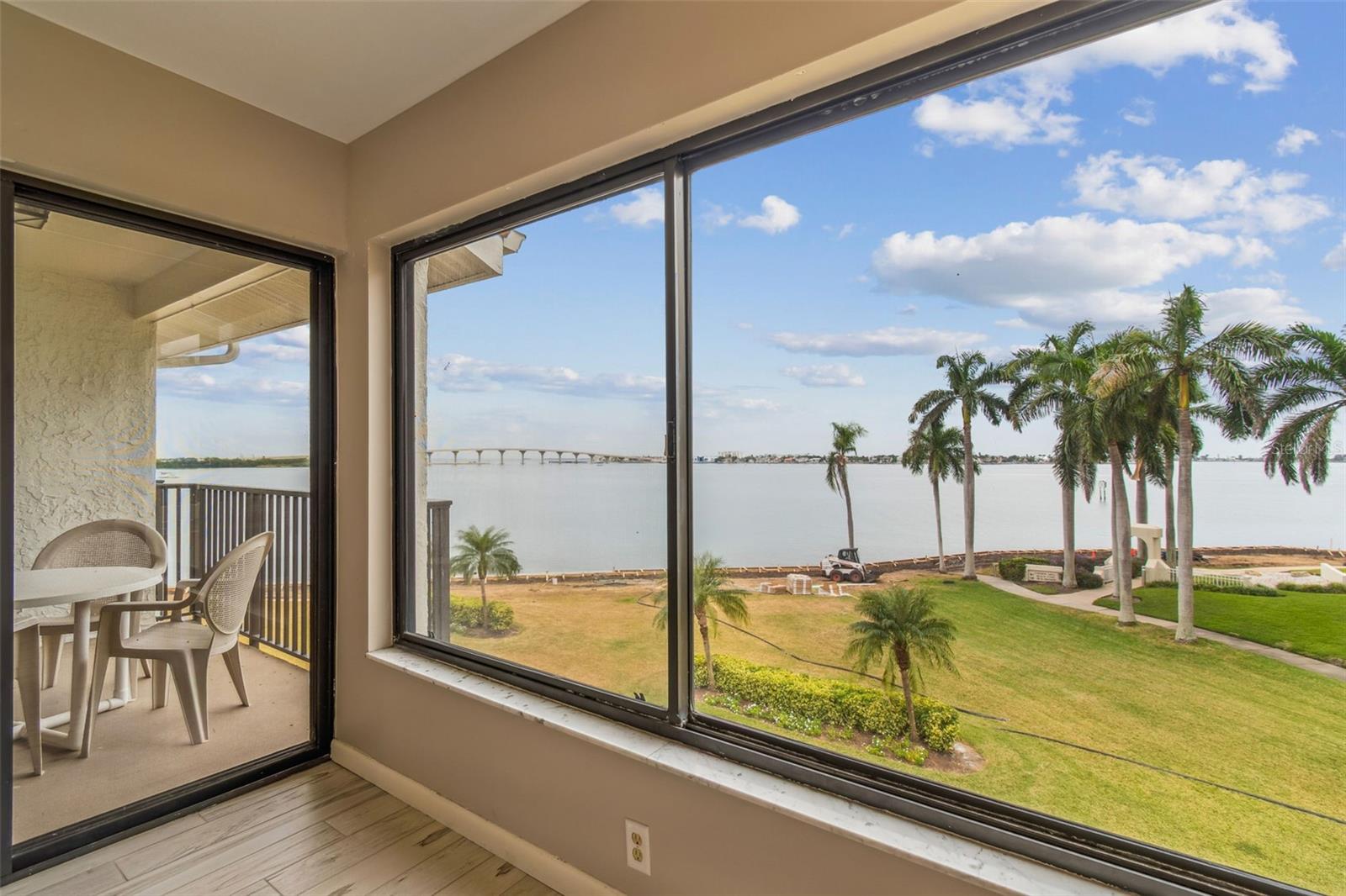 BAHIA DEL MAR IV - Residential