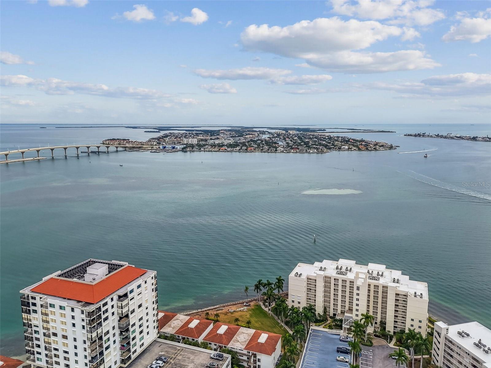 BAHIA DEL MAR IV - Residential