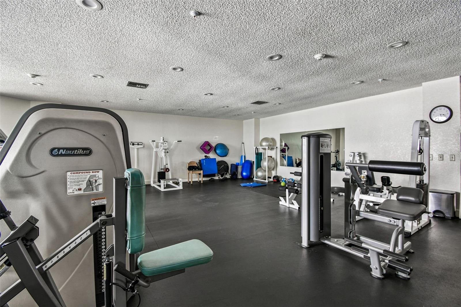 BAHIA DEL MAR IV - Residential