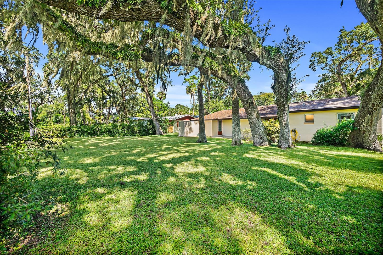 FLORIDA SHORES - Residential