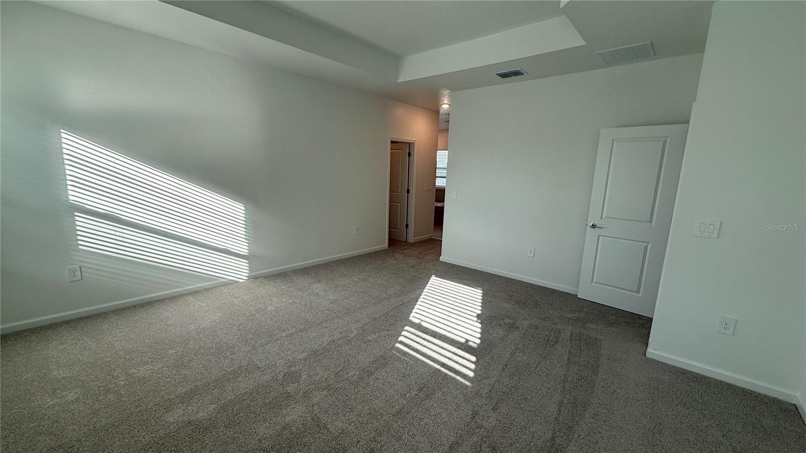 WELLNESS RIDGE PHASE 3 PB 85 PG 28-38 LOT 998 ORB - Residential Lease