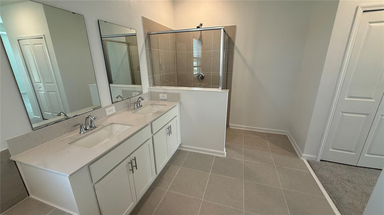 WELLNESS RIDGE PHASE 3 PB 85 PG 28-38 LOT 998 ORB - Residential Lease