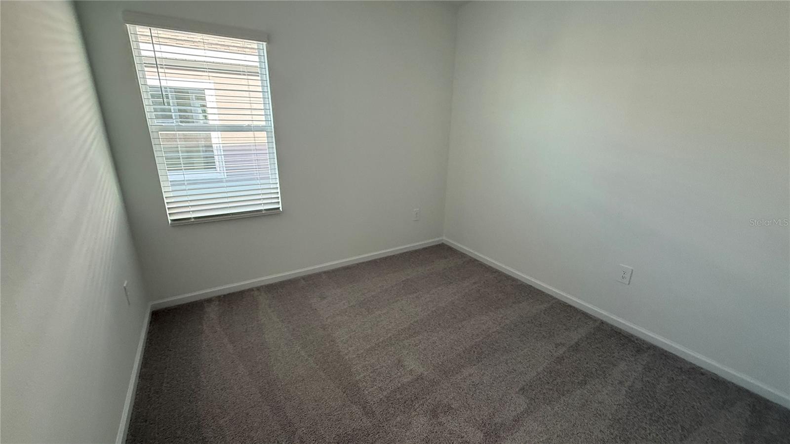 WELLNESS RIDGE PHASE 3 PB 85 PG 28-38 LOT 998 ORB - Residential Lease