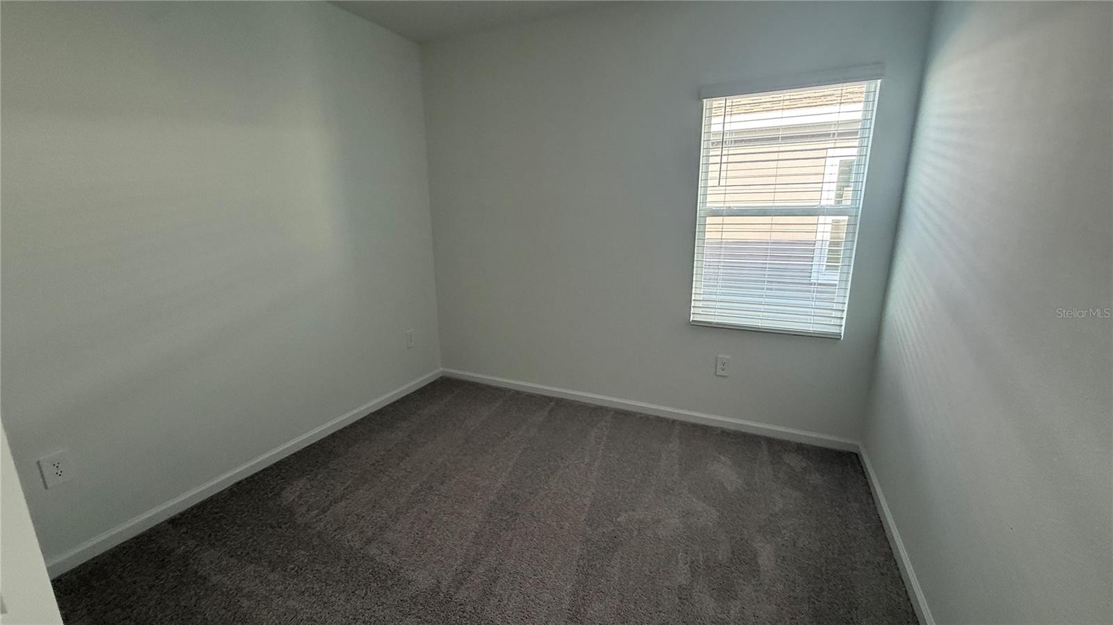 WELLNESS RIDGE PHASE 3 PB 85 PG 28-38 LOT 998 ORB - Residential Lease