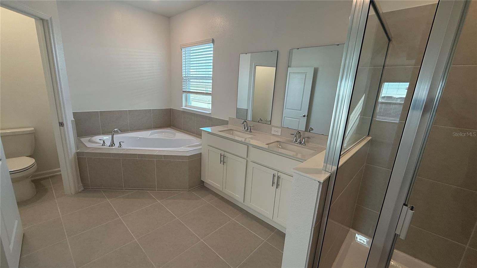 WELLNESS RIDGE PHASE 3 PB 85 PG 28-38 LOT 998 ORB - Residential Lease