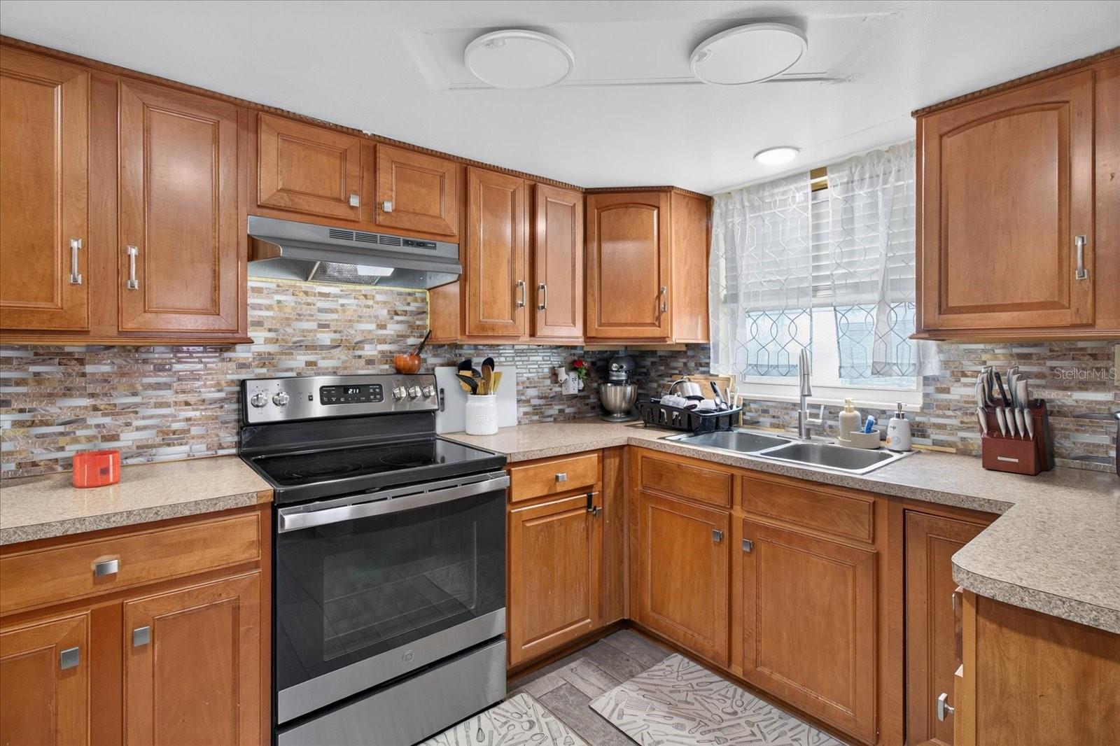 1031 CONOLEY LANE