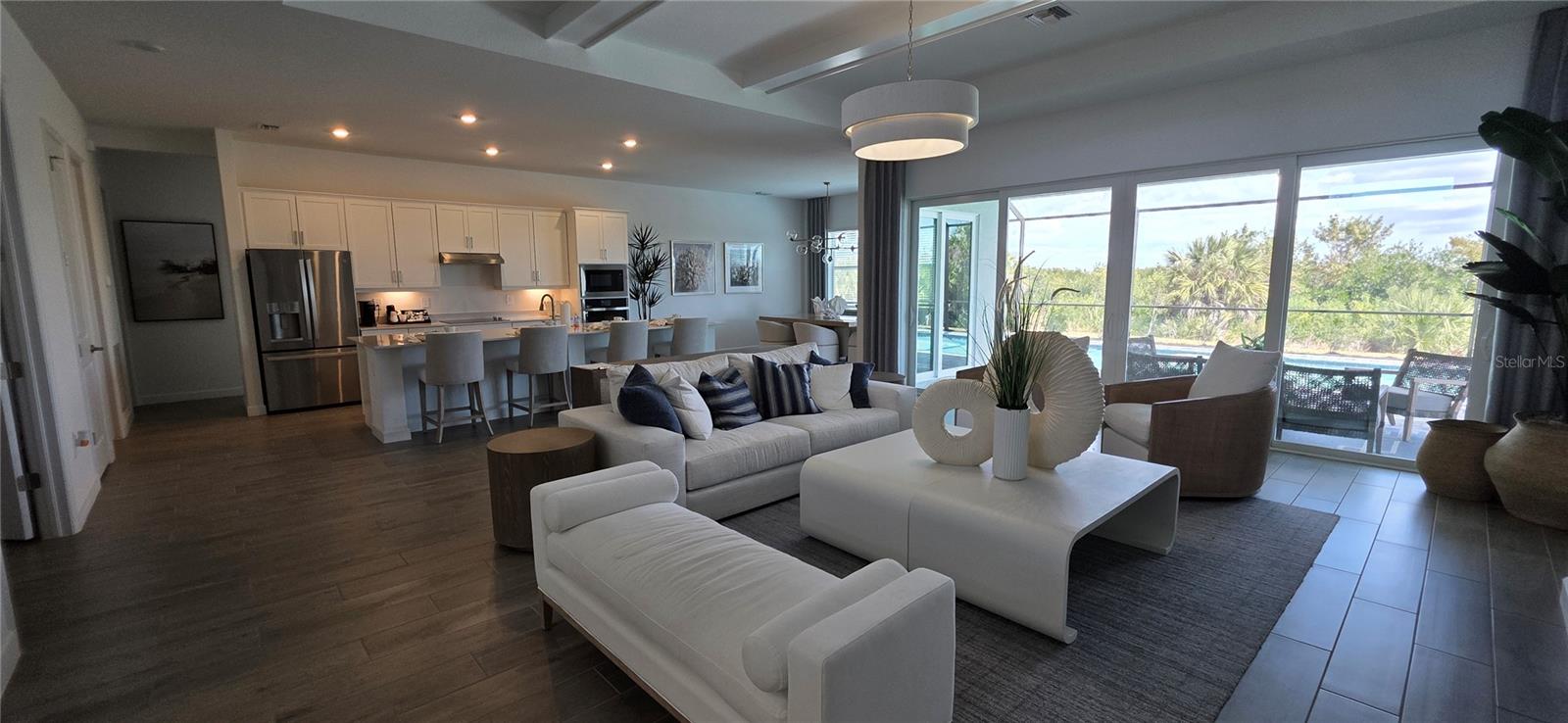 HARBOR EAST - Residential