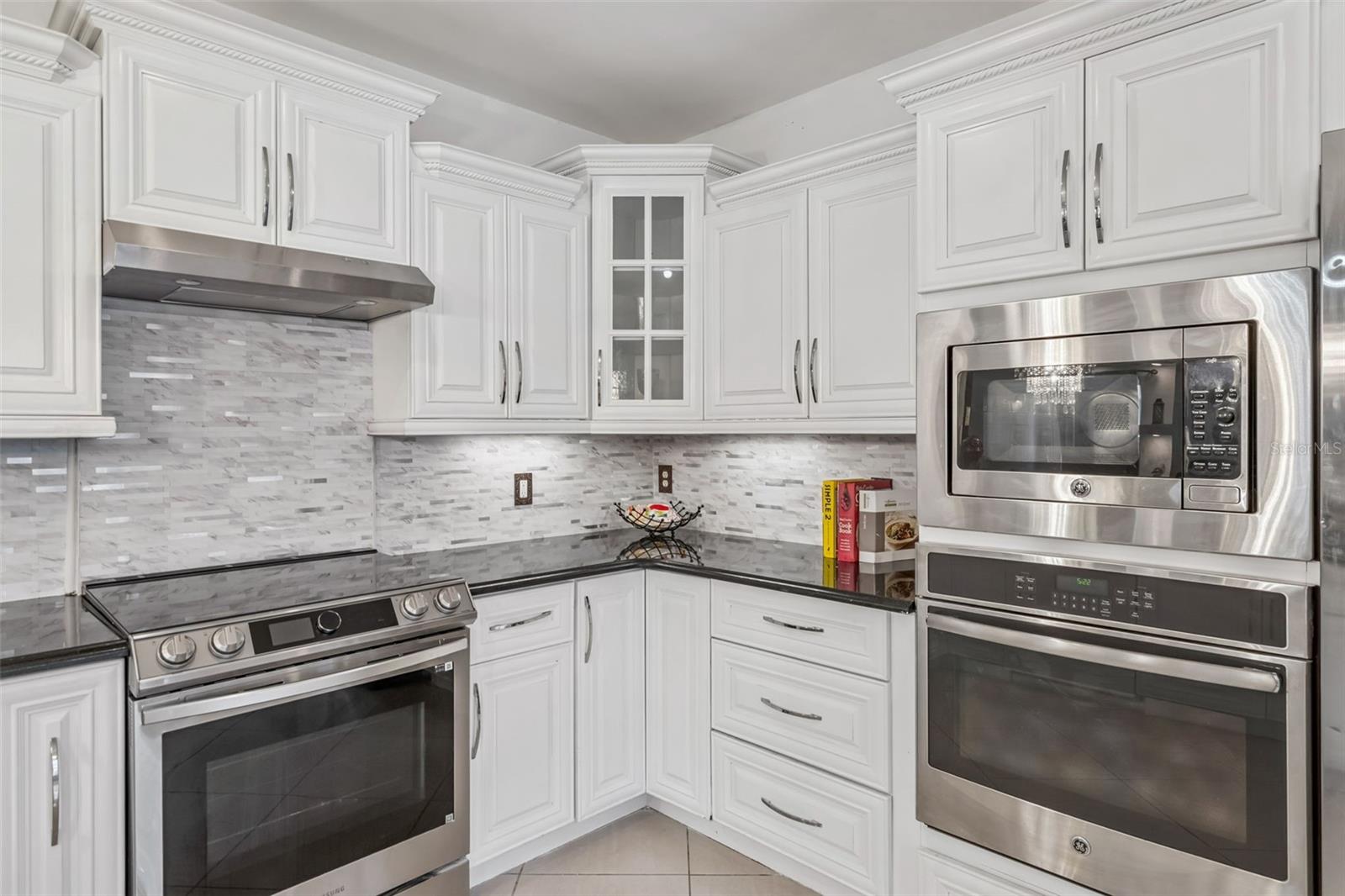 BANYAN COVE/CYPRESS WOODS - Residential