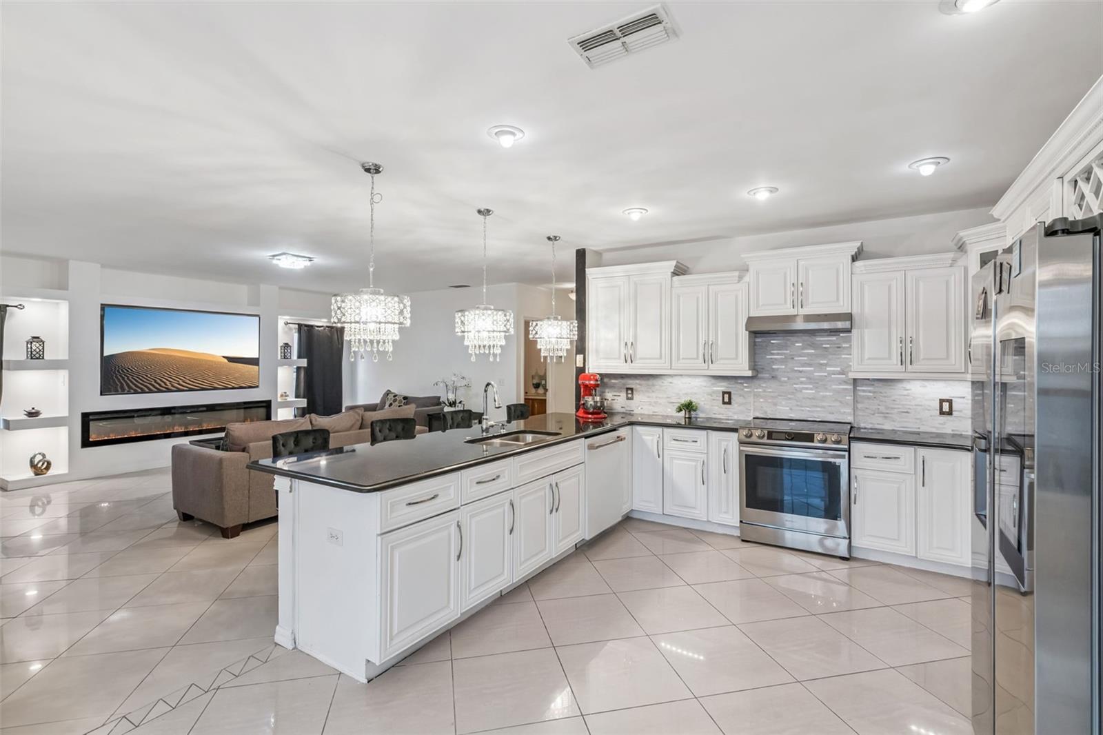 BANYAN COVE/CYPRESS WOODS - Residential