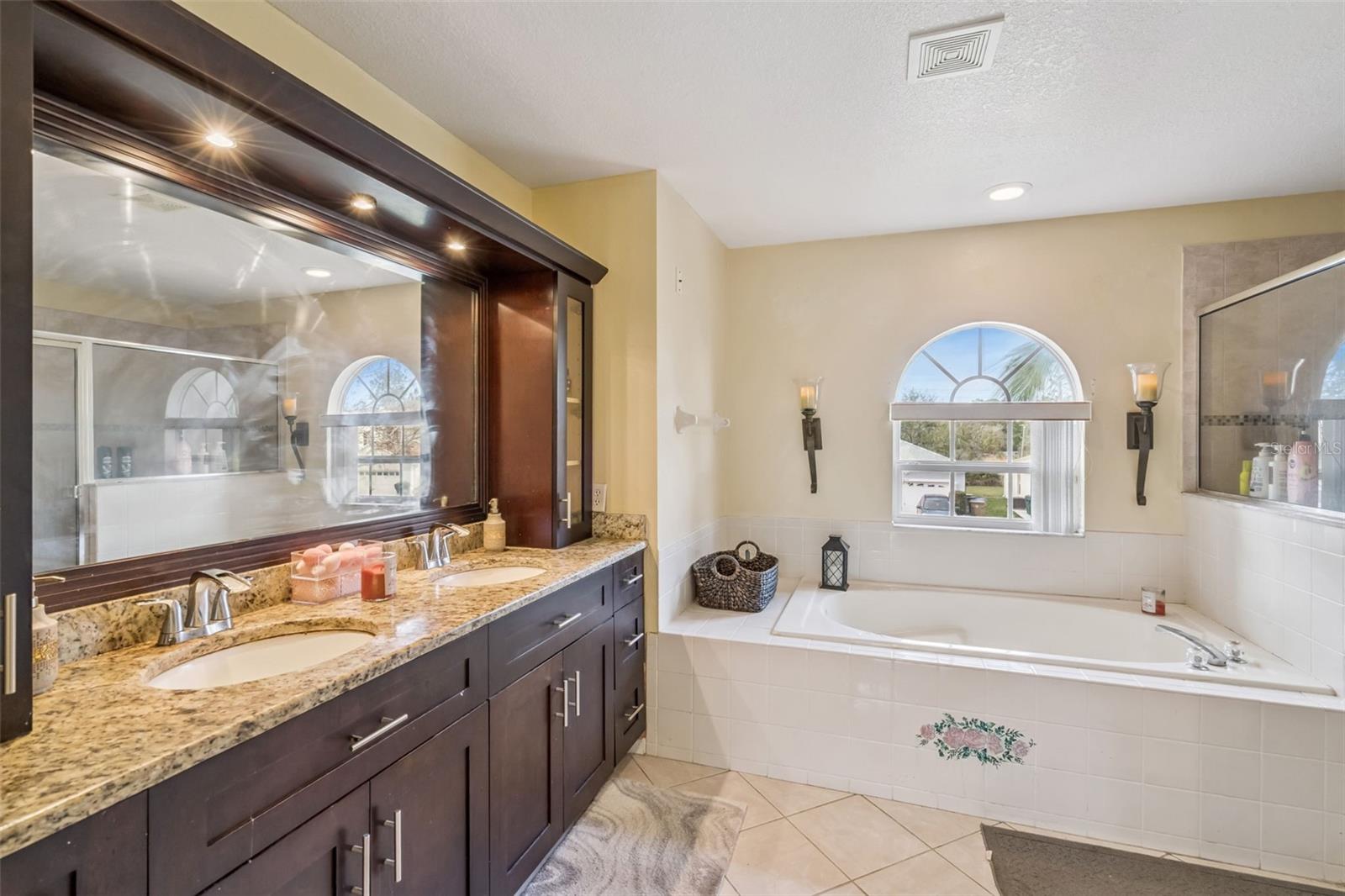 BANYAN COVE/CYPRESS WOODS - Residential