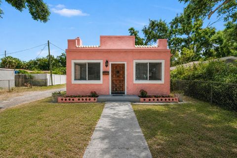 Photo of 2220 23rd Street S, St Petersburg, FL 33712 (MLS # TB8505771)