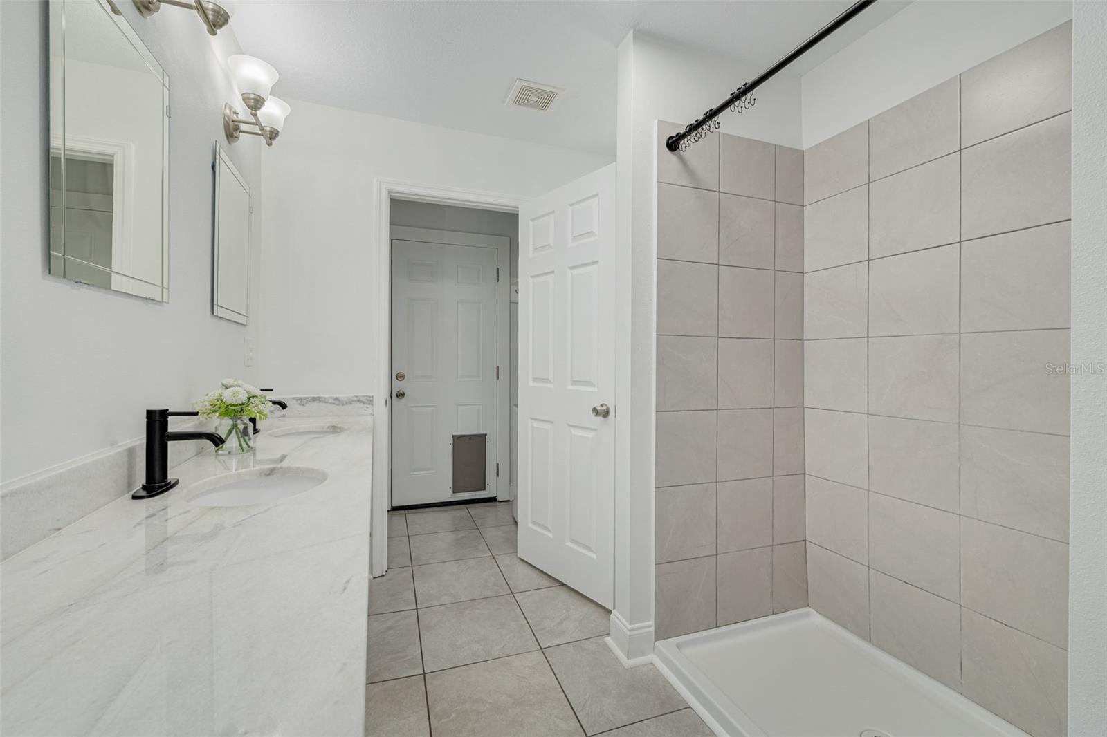 SCHOOLEYS HOMEVILLE 2 - Residential
