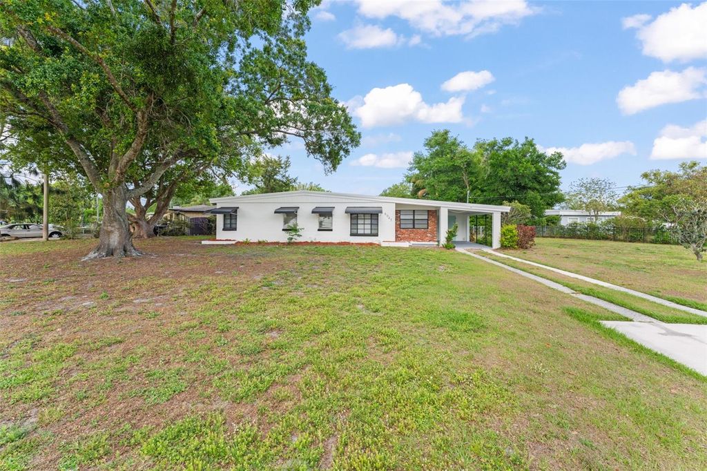 Photo of 6045 Dogwood Drive, Orlando, FL 32807 (MLS # O6367051)