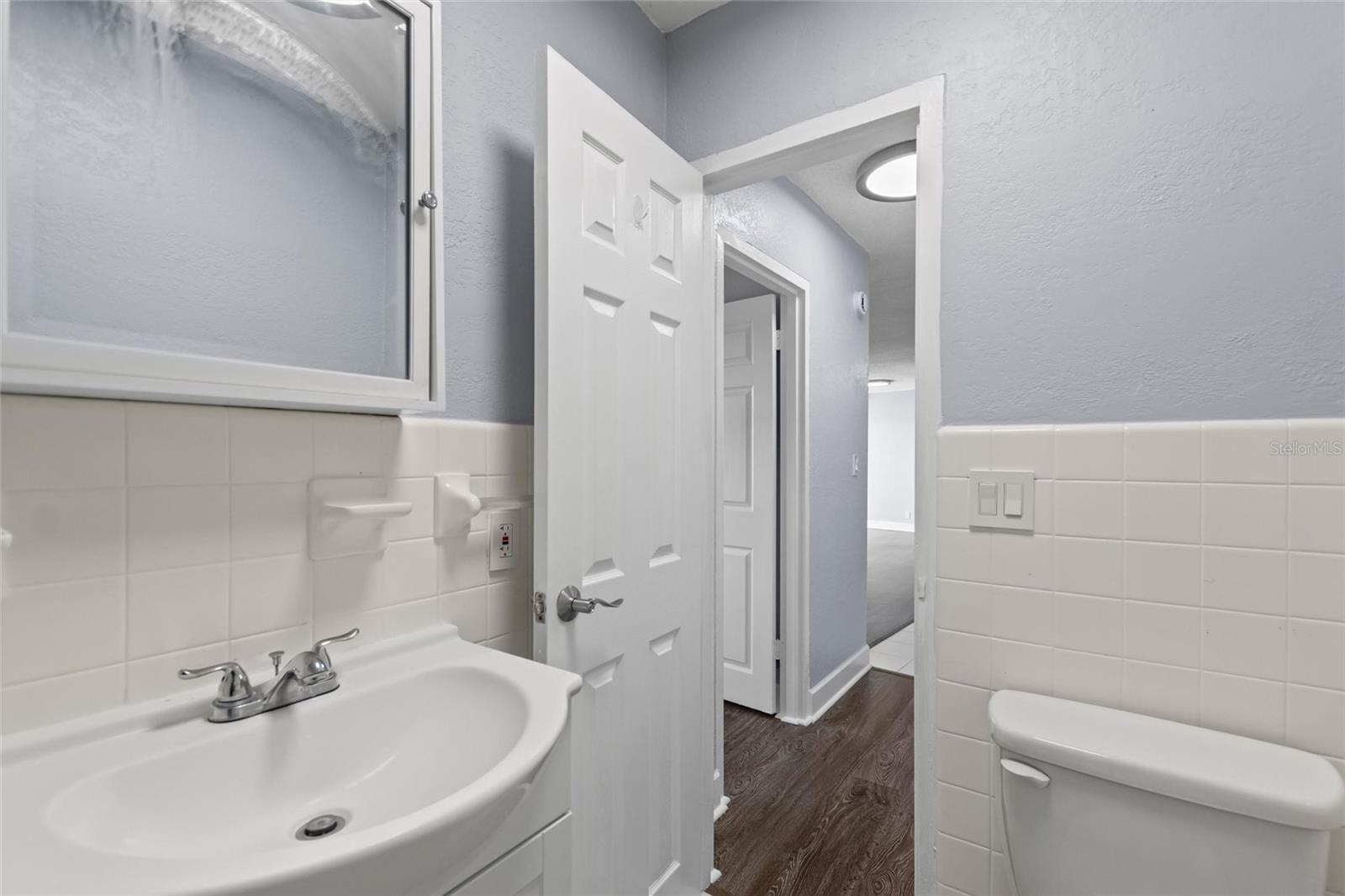 WAVE THE CONDO - Residential Lease